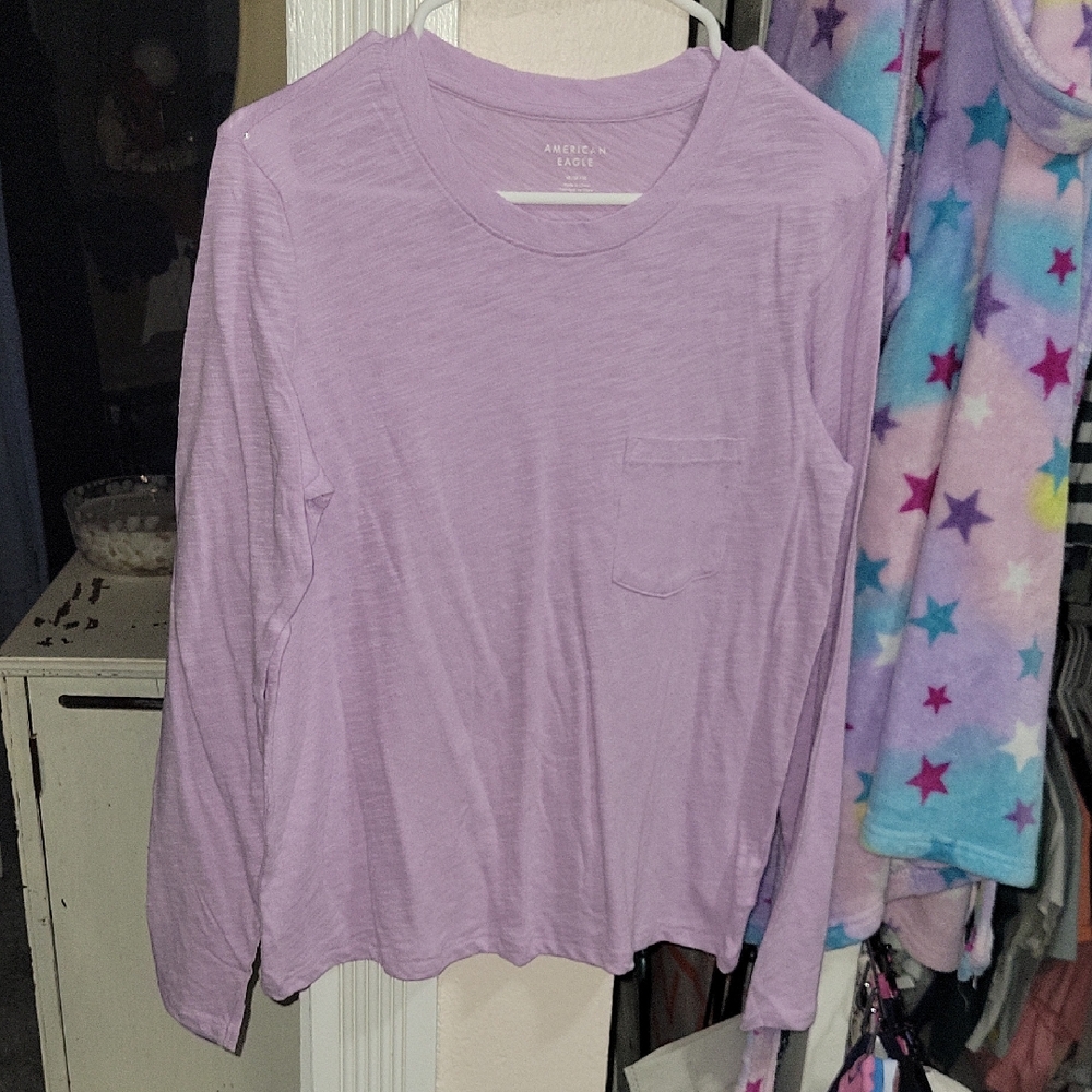 American Eagle Outfitter Longsleeved Tee, Medium